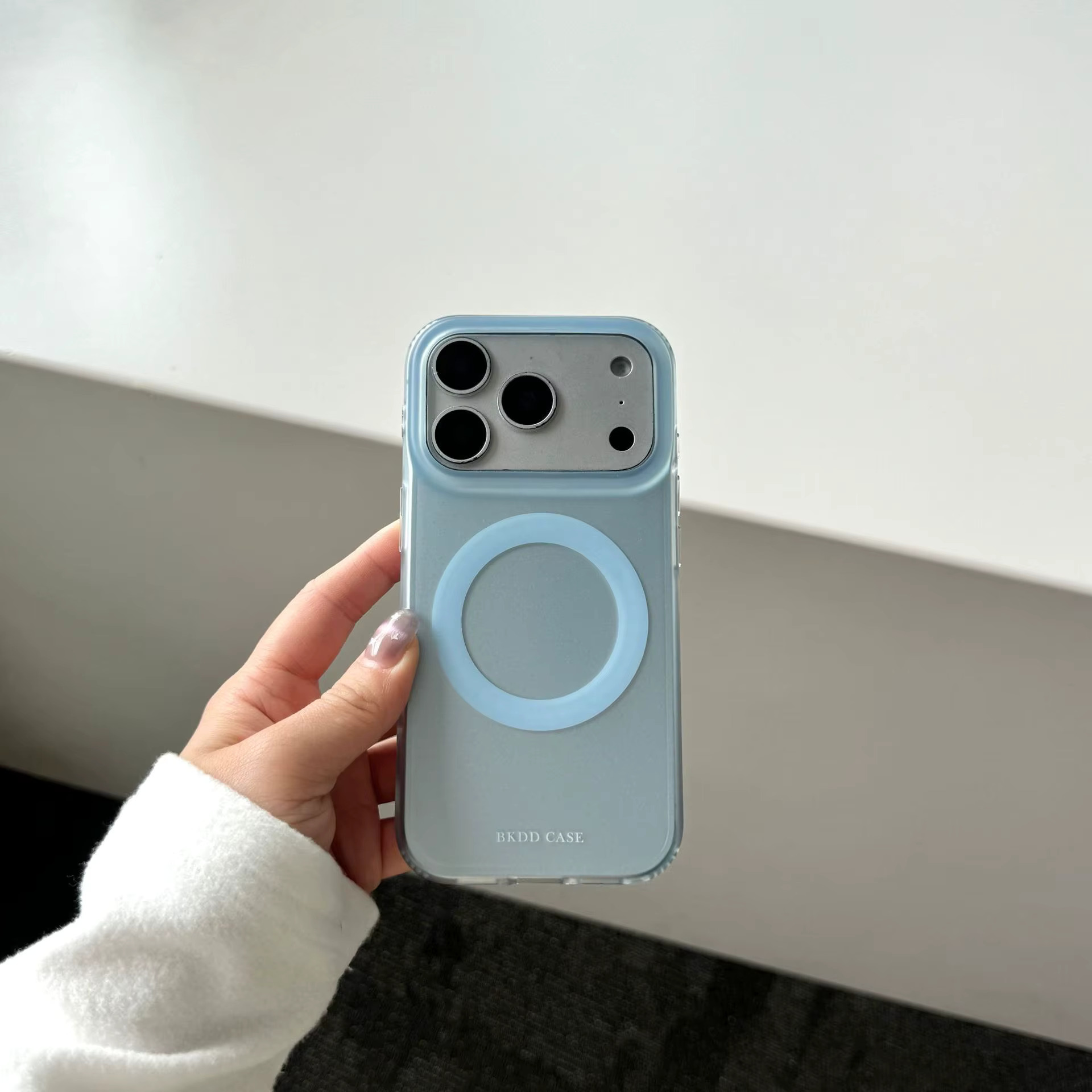 iPhone 15 Pro Max Silver Oil Magnetic Case - Blue 35797 - image 1