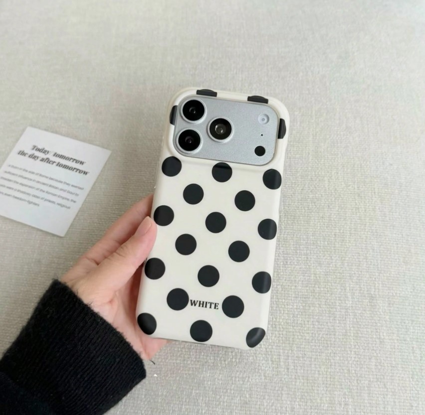 iPhone 16 Pro Max Round Edge Dots Case - White 35782 - image 1